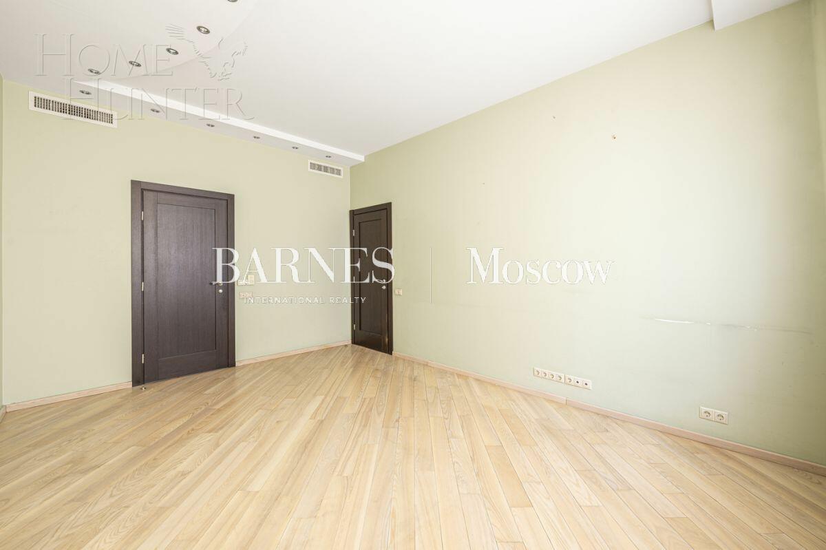 3-КОМН. КВАРТИРА С ОТДЕЛКОЙ 179.6 М² НА 3 ЭТАЖЕ