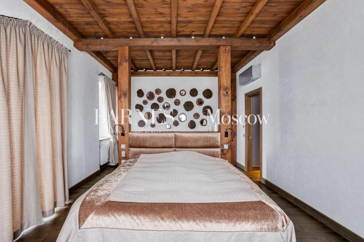 3-этажный коттедж 700 м² с отделкой