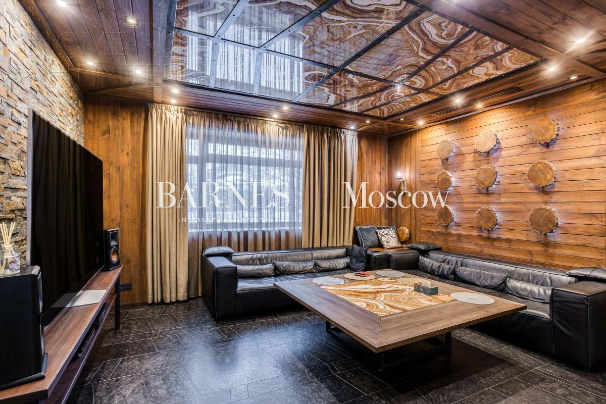 3-этажный коттедж 700 м² с отделкой