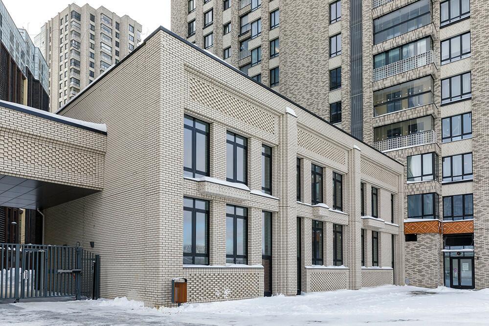 2-УРОВНЕВЫЙ ОСОБНЯК БЕЗ ОТДЕЛКИ 134.3 М² НА 1 ЭТАЖЕ