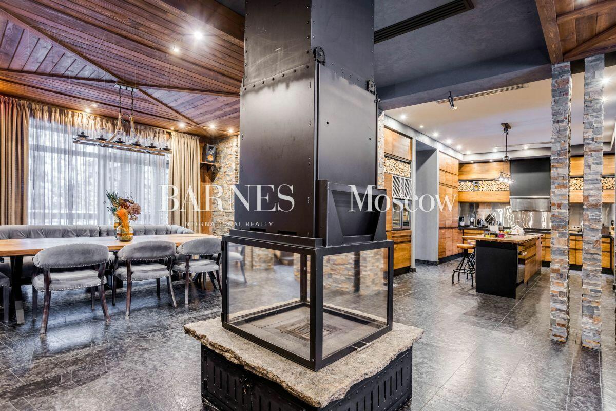 3-этажный коттедж 700 м² с отделкой