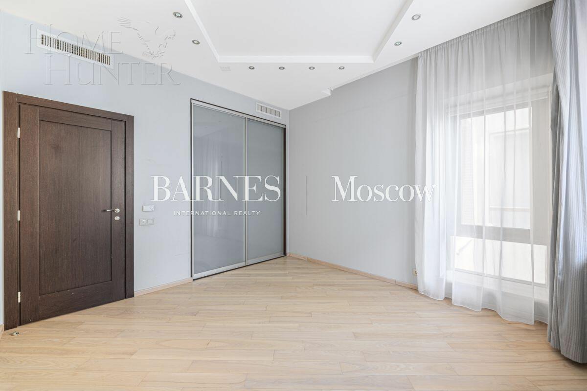 3-КОМН. КВАРТИРА С ОТДЕЛКОЙ 179.6 М² НА 3 ЭТАЖЕ