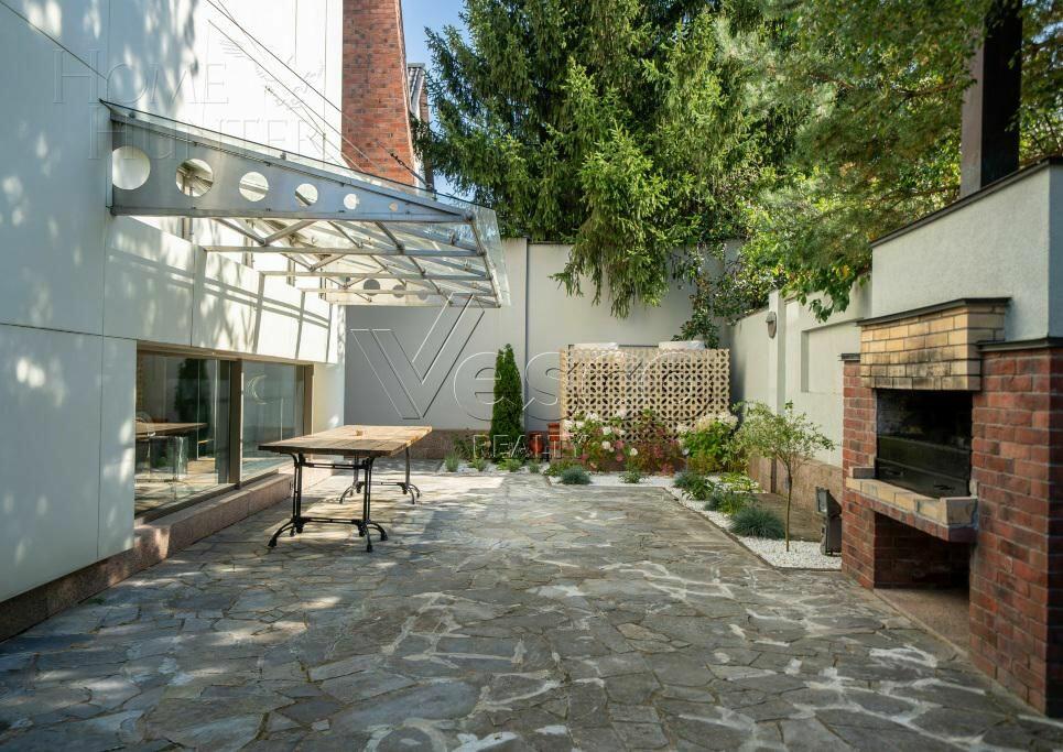 2-этажный коттедж 560 м² с отделкой