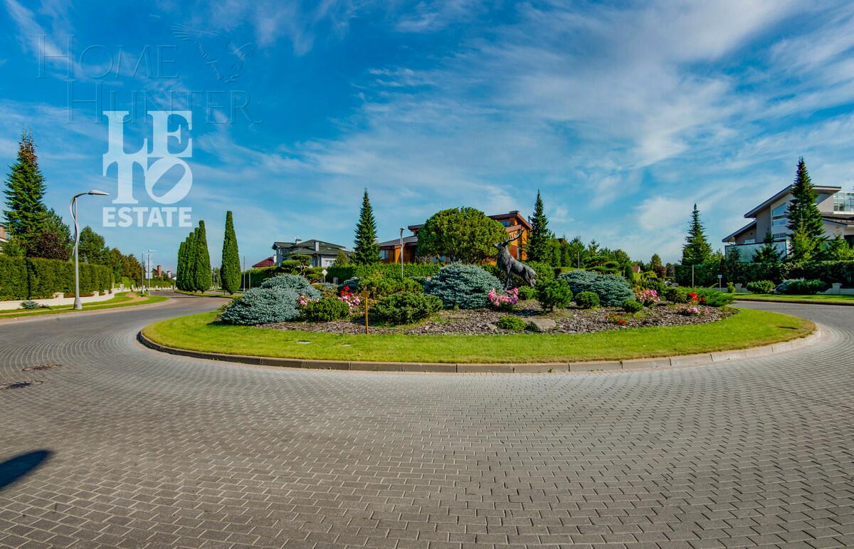 3-этажный коттедж 1 000 м² без отделки