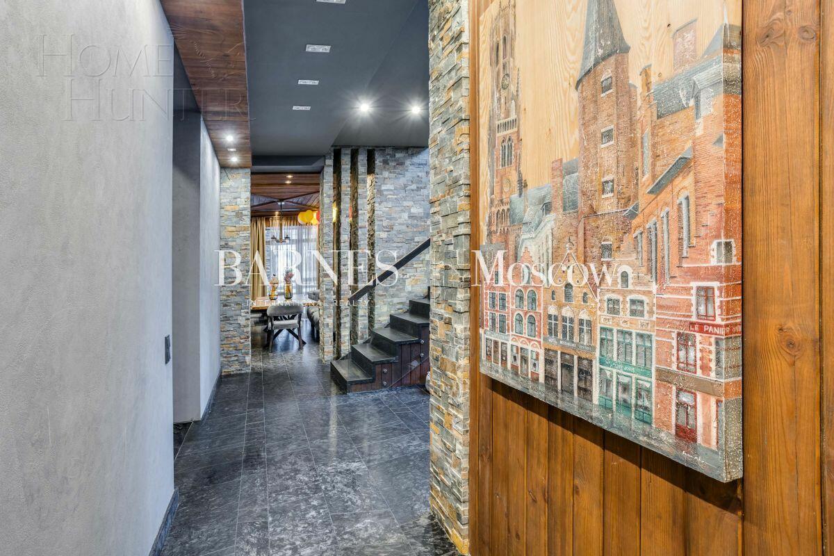 3-этажный коттедж 700 м² с отделкой