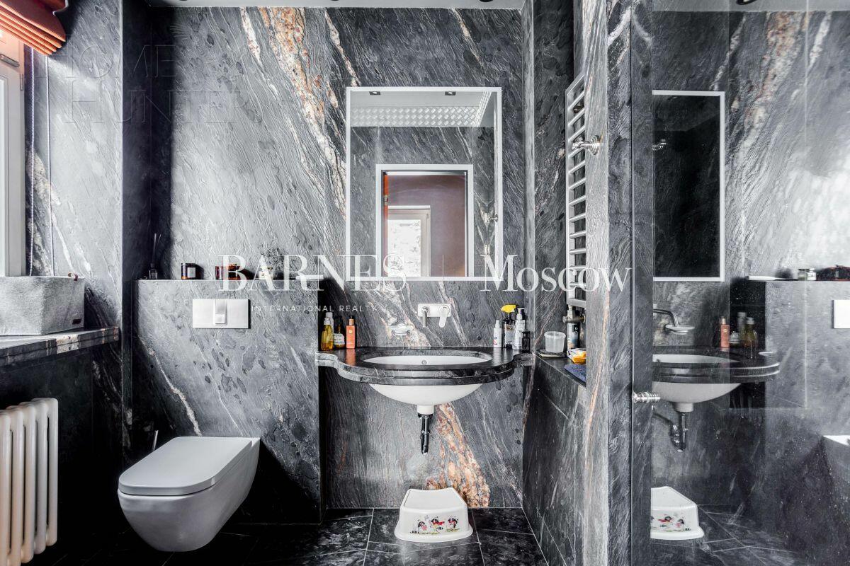 3-этажный коттедж 700 м² с отделкой