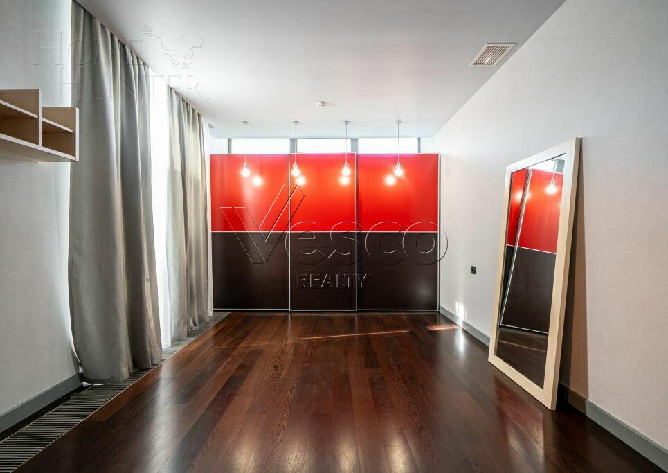 2-этажный коттедж 560 м² с отделкой