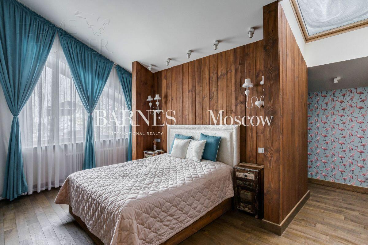 3-этажный коттедж 700 м² с отделкой