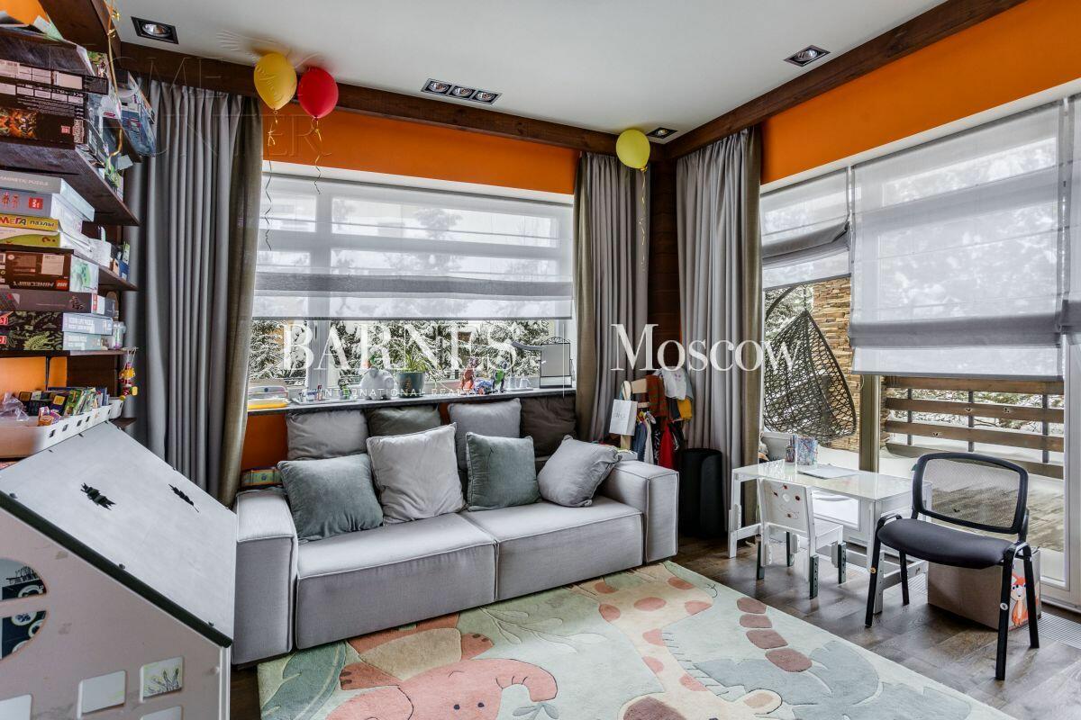 3-этажный коттедж 700 м² с отделкой