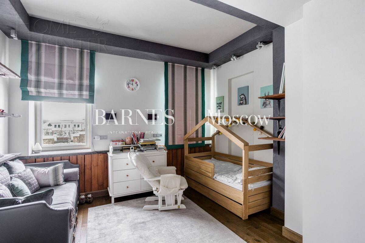 3-этажный коттедж 700 м² с отделкой