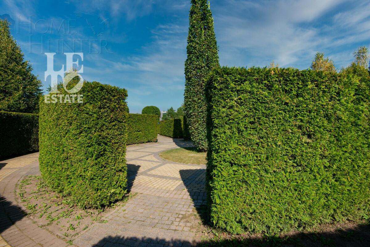 3-этажный коттедж 1 000 м² без отделки