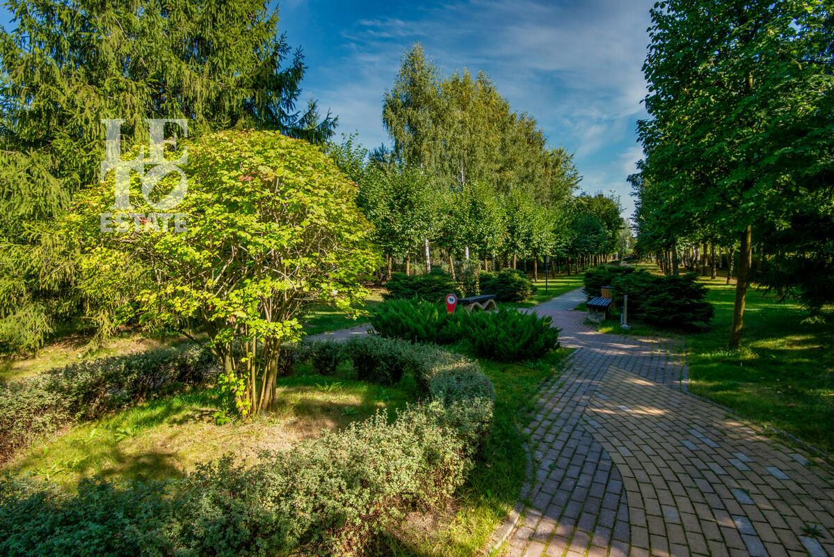 3-этажный коттедж 1 000 м² без отделки