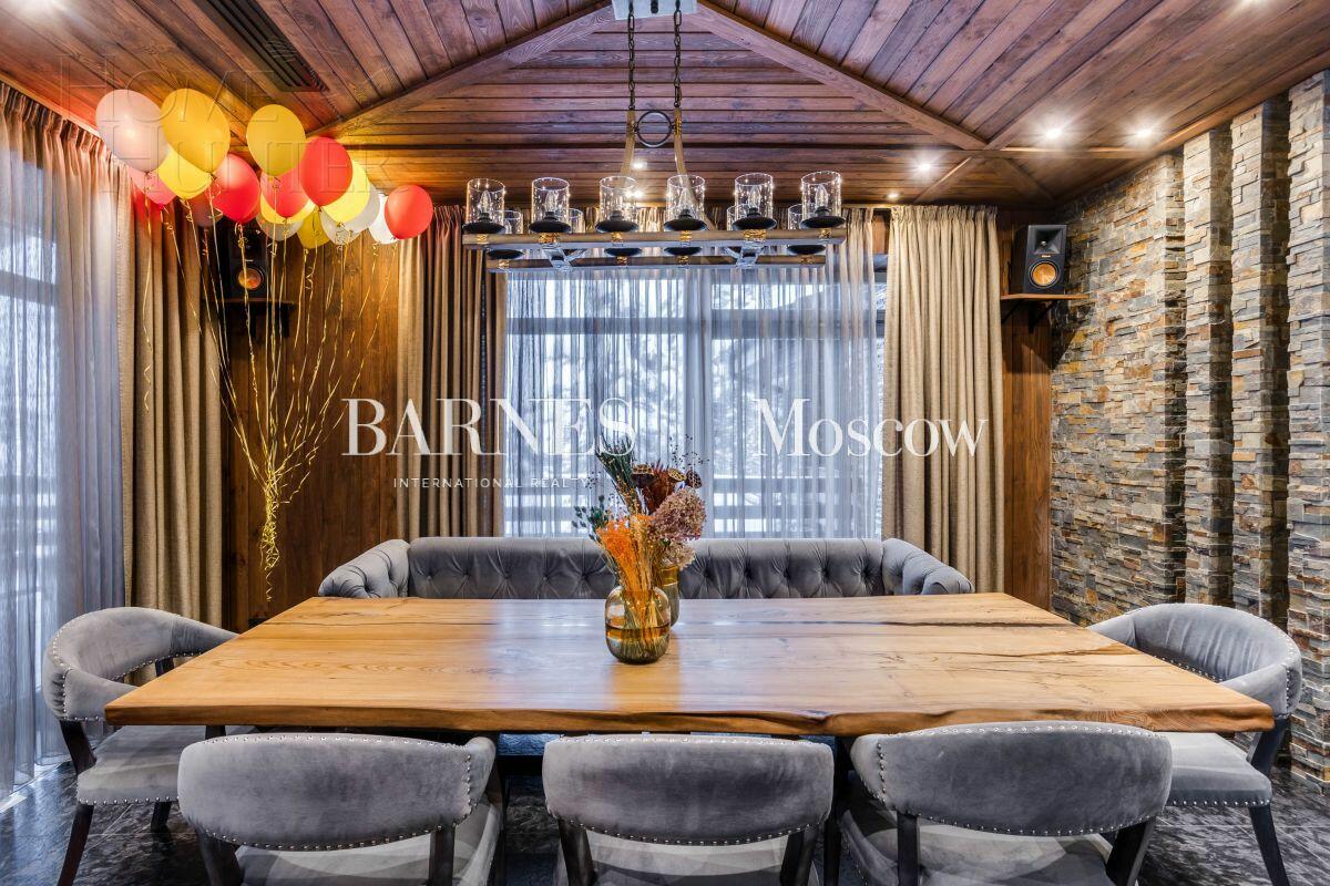 3-этажный коттедж 700 м² с отделкой