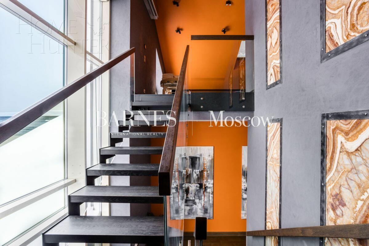 3-этажный коттедж 700 м² с отделкой