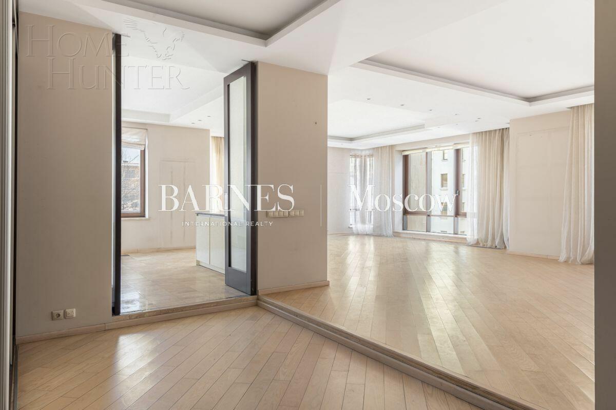 3-КОМН. КВАРТИРА С ОТДЕЛКОЙ 179.6 М² НА 3 ЭТАЖЕ