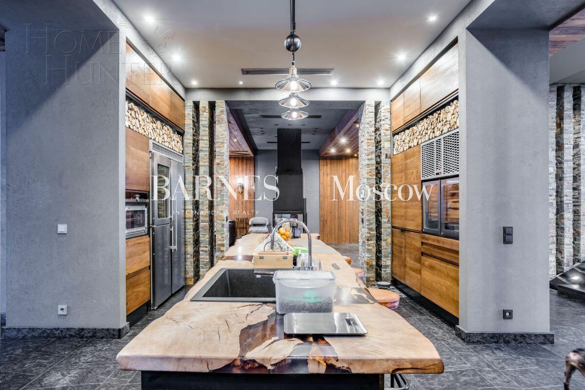 3-этажный коттедж 700 м² с отделкой