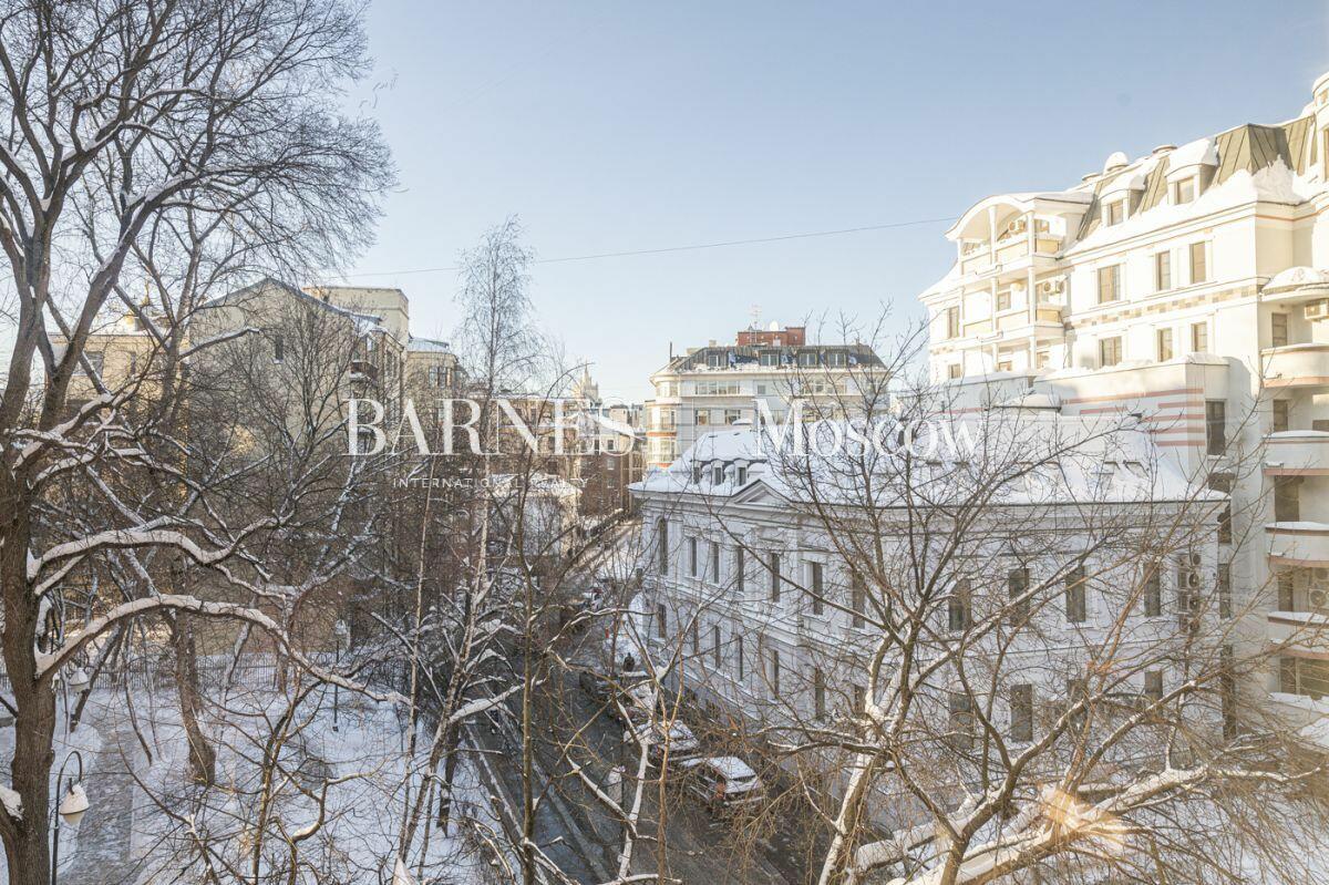 3-КОМН. КВАРТИРА С ОТДЕЛКОЙ 179.6 М² НА 3 ЭТАЖЕ