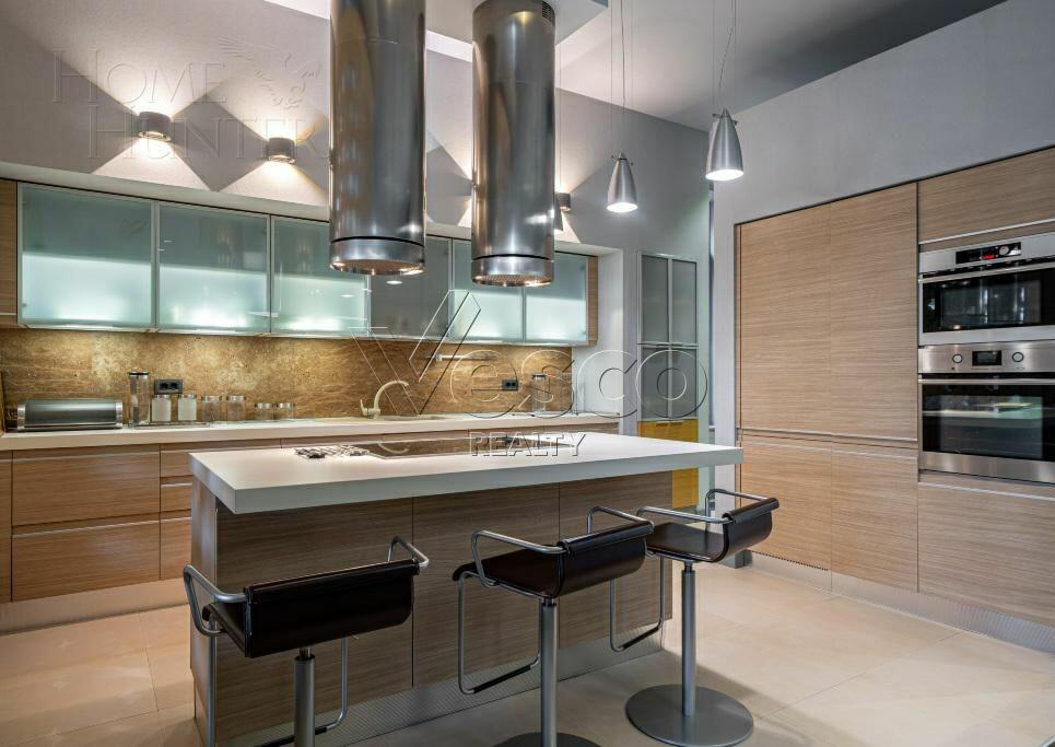 2-этажный коттедж 560 м² с отделкой