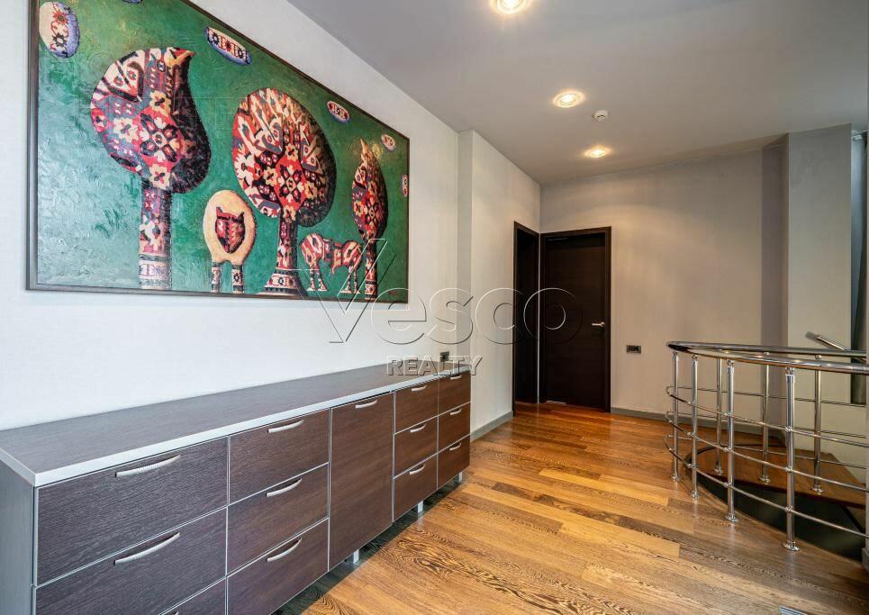 2-этажный коттедж 560 м² с отделкой