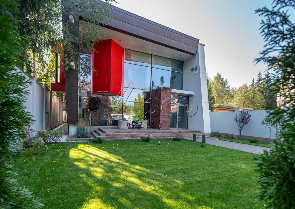 2-этажный коттедж 560 м² с отделкой