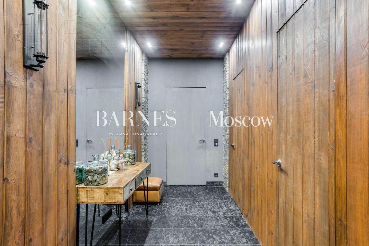 3-этажный коттедж 700 м² с отделкой