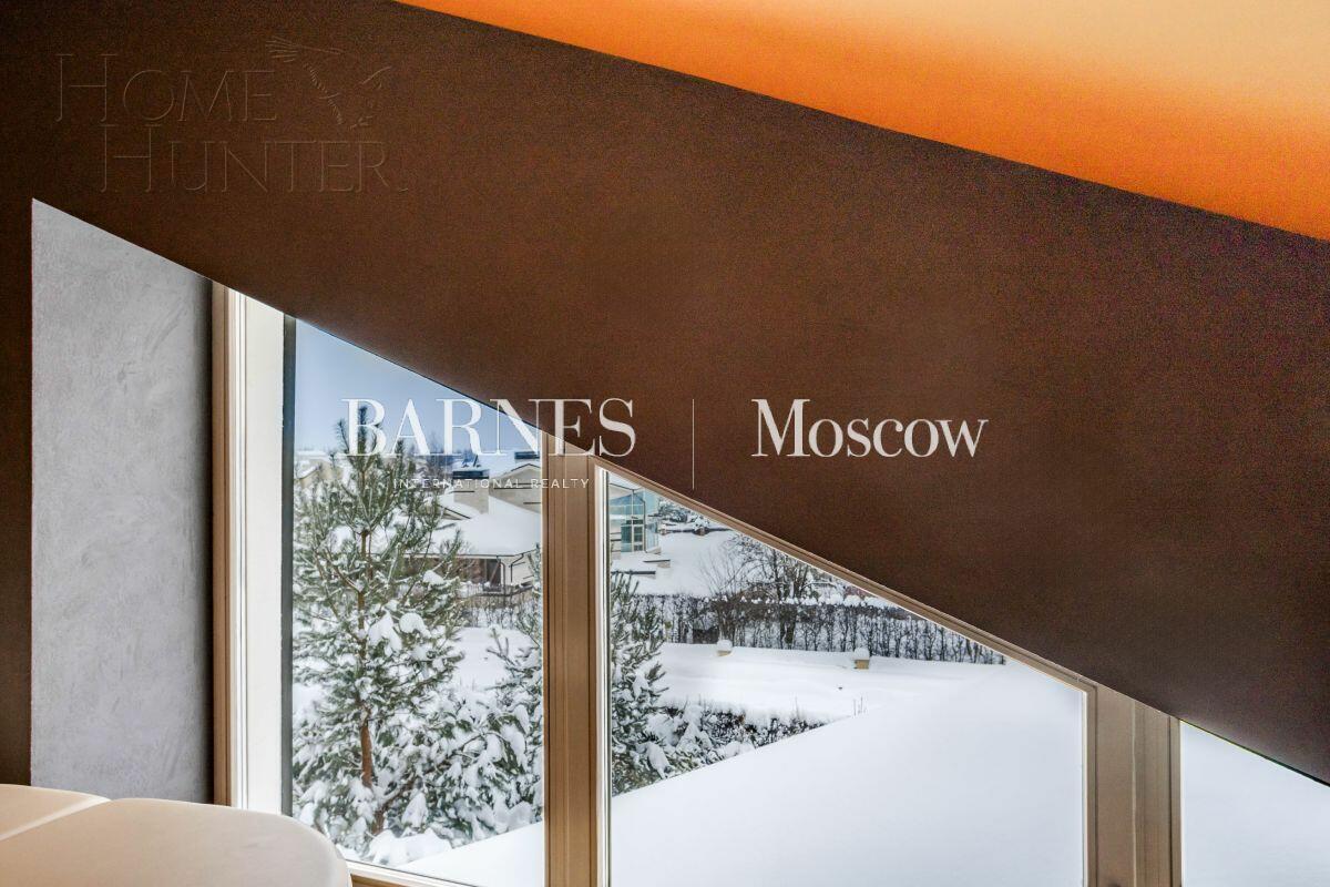 3-этажный коттедж 700 м² с отделкой