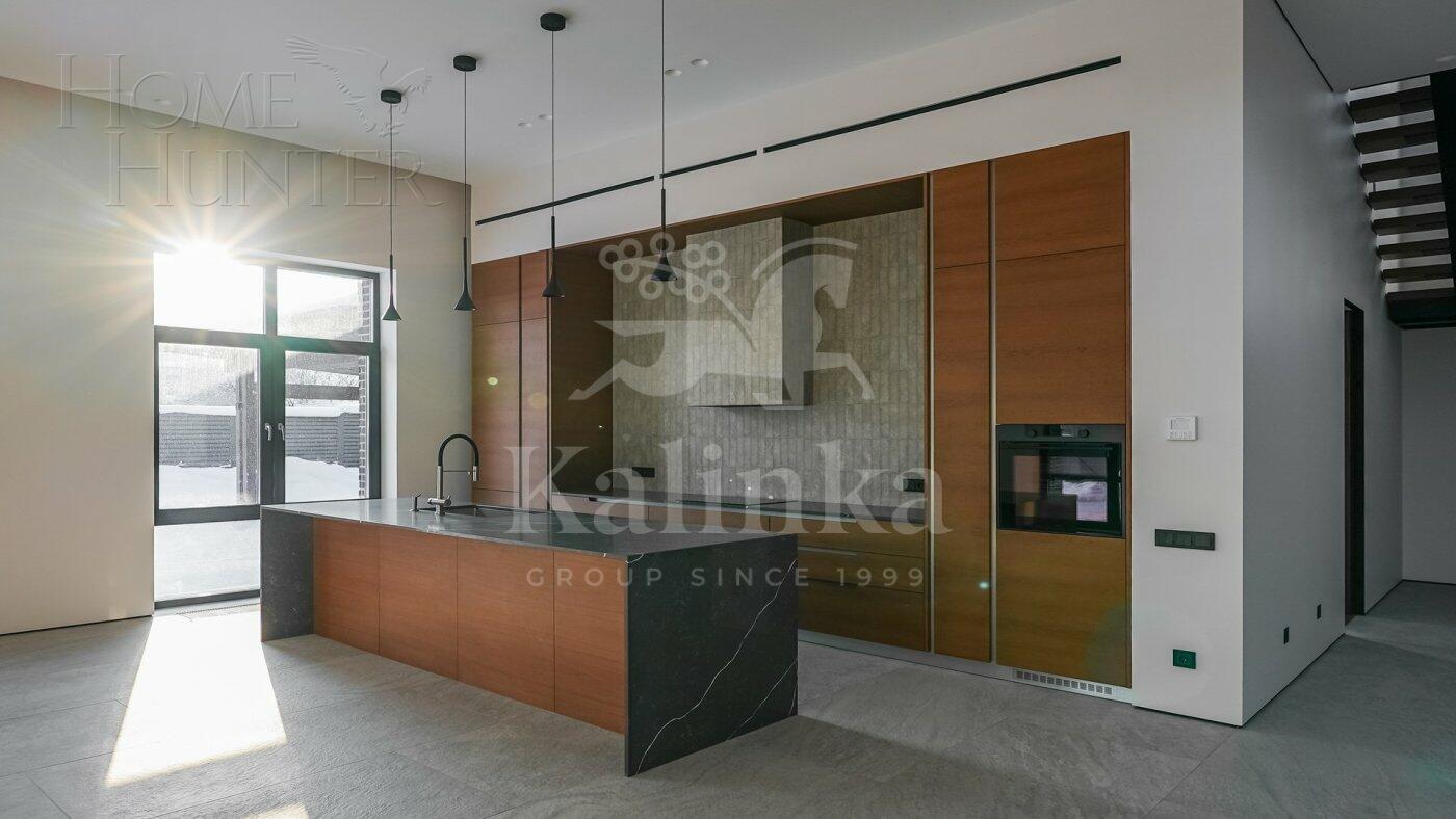 2-этажный коттедж 350 м² с отделкой