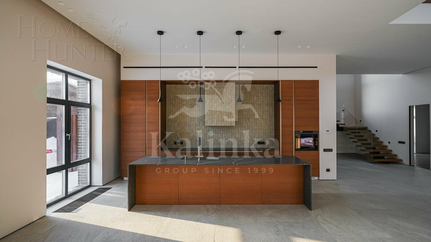 2-этажный коттедж 350 м² с отделкой