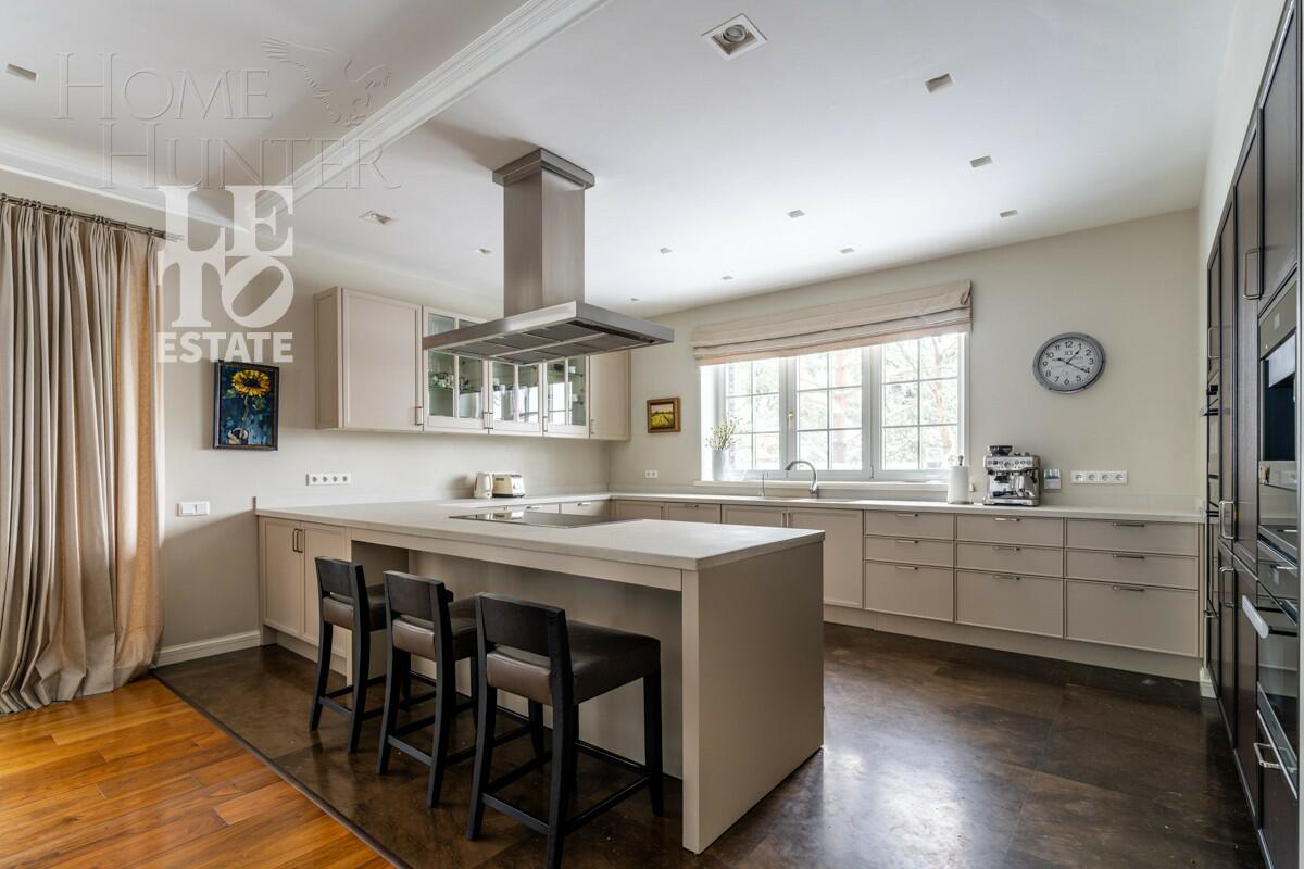 2-этажный коттедж 530 м² с отделкой