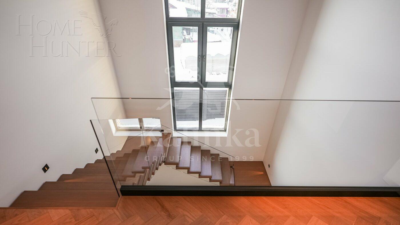 2-этажный коттедж 350 м² с отделкой