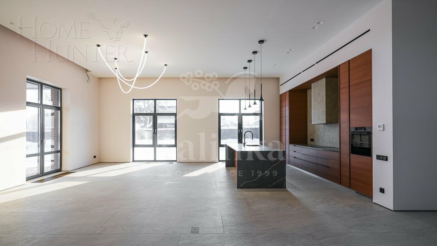 2-этажный коттедж 350 м² с отделкой