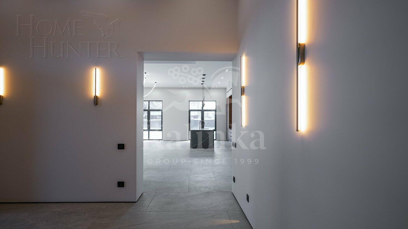 2-этажный коттедж 350 м² с отделкой