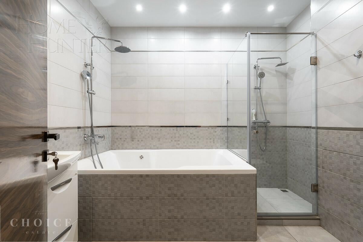 3-этажный таунхаус 600 м² с отделкой