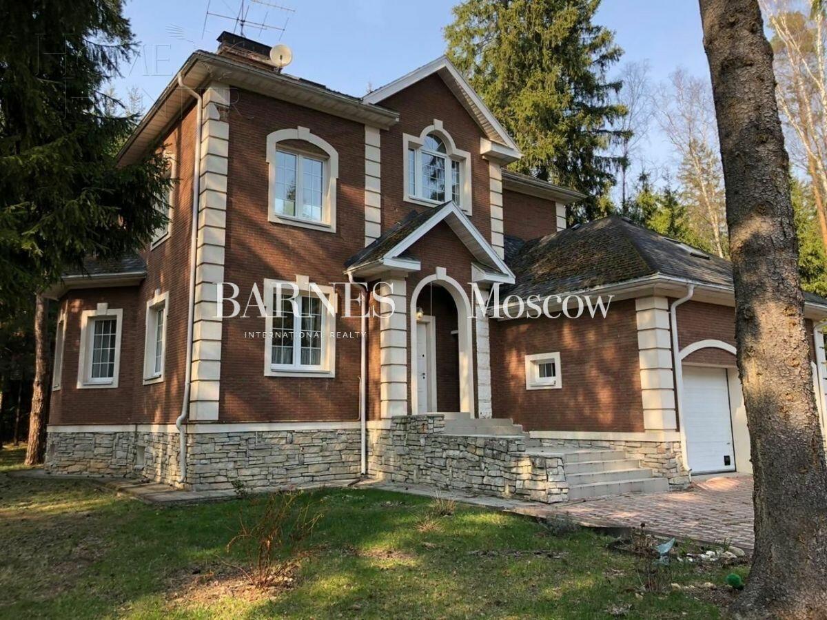 2-этажный коттедж 450 м² с отделкой