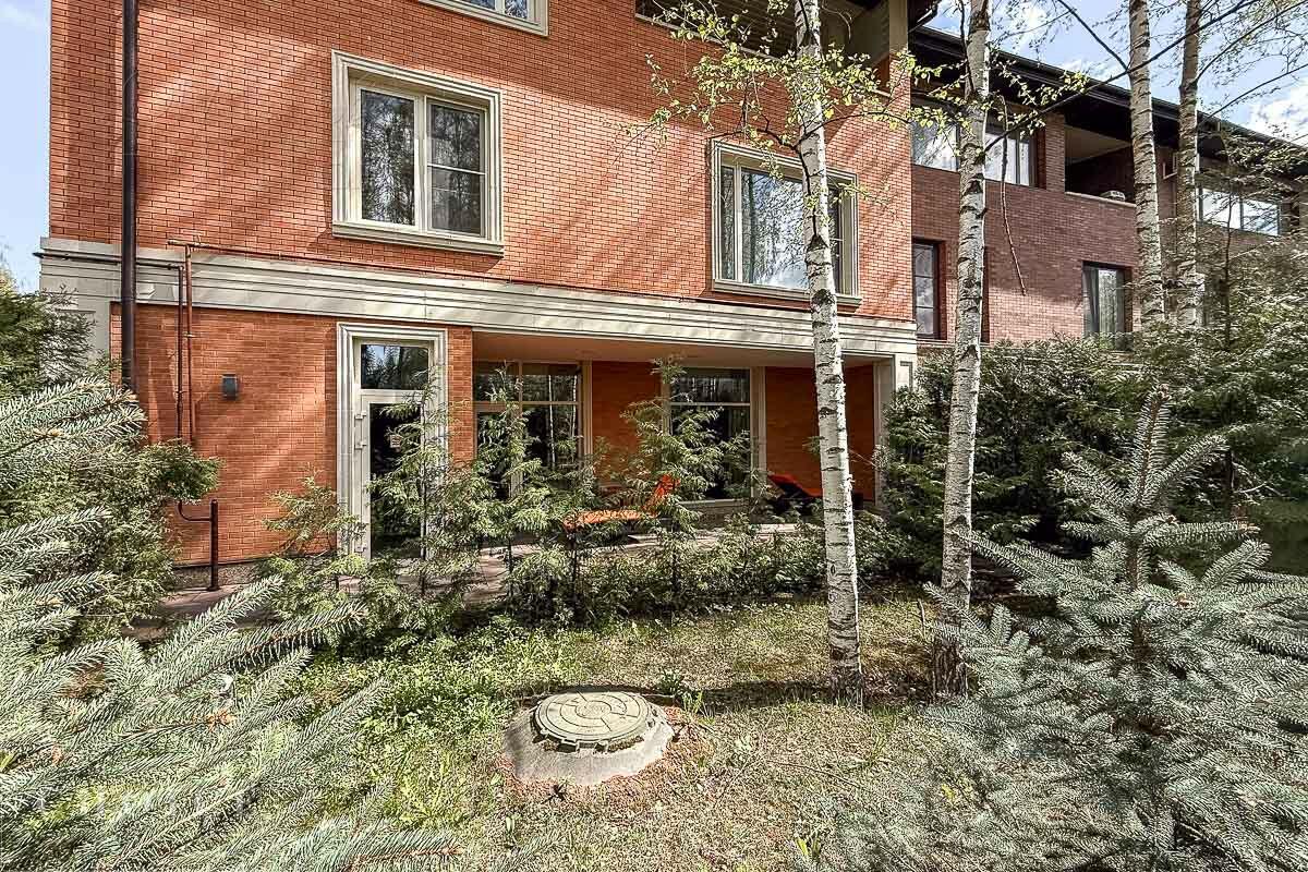 3-этажный таунхаус 600 м² с отделкой