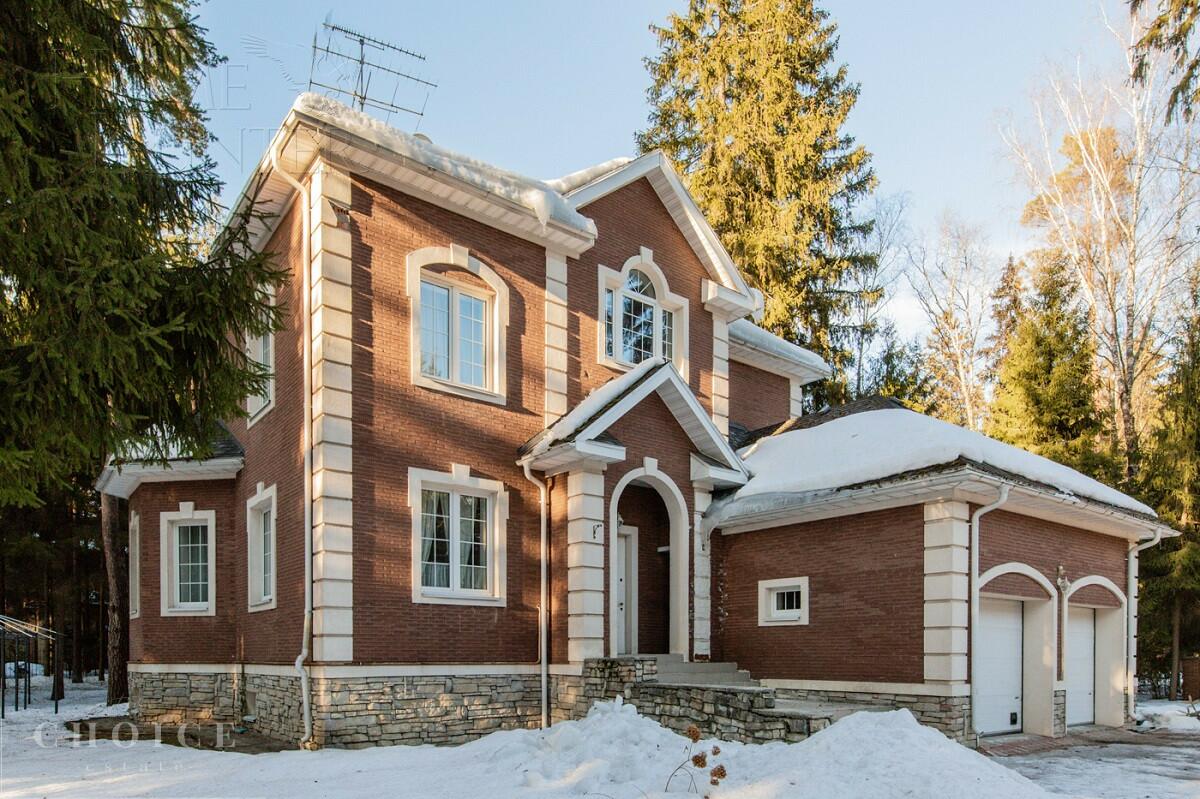 2-этажный коттедж 450 м² с отделкой