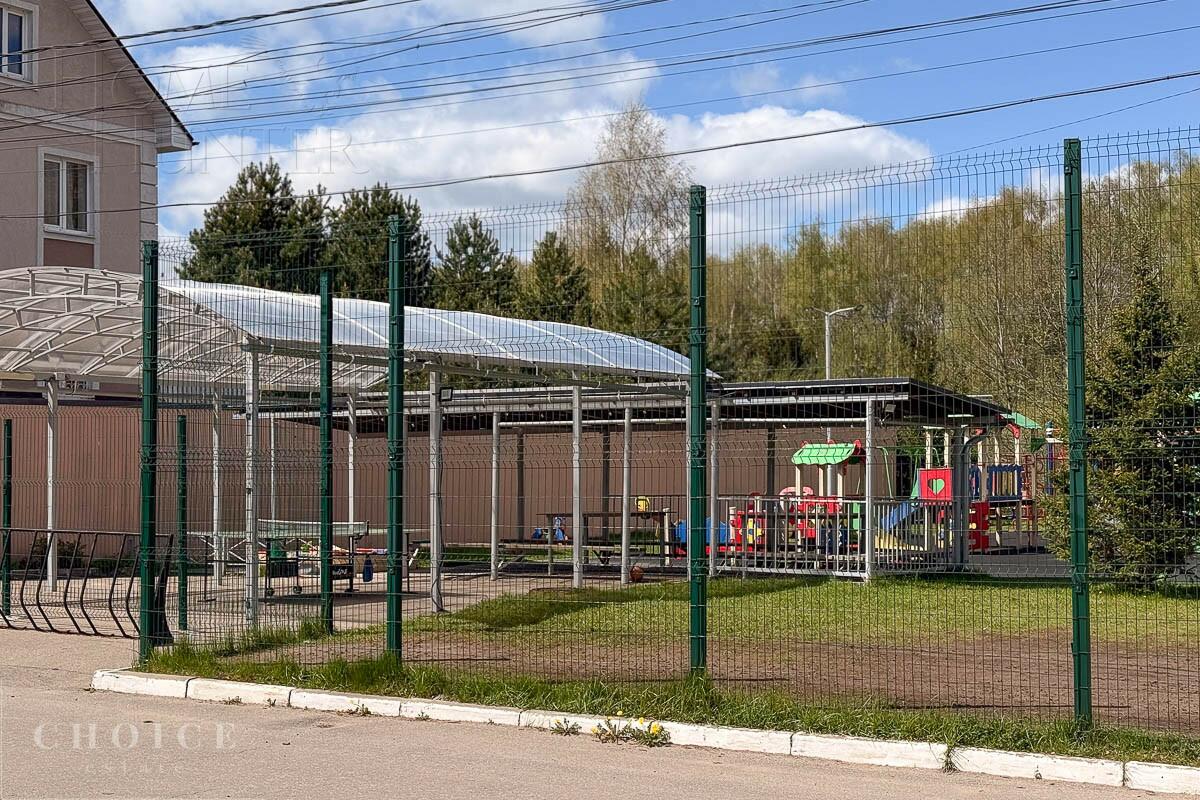 3-этажный таунхаус 600 м² с отделкой