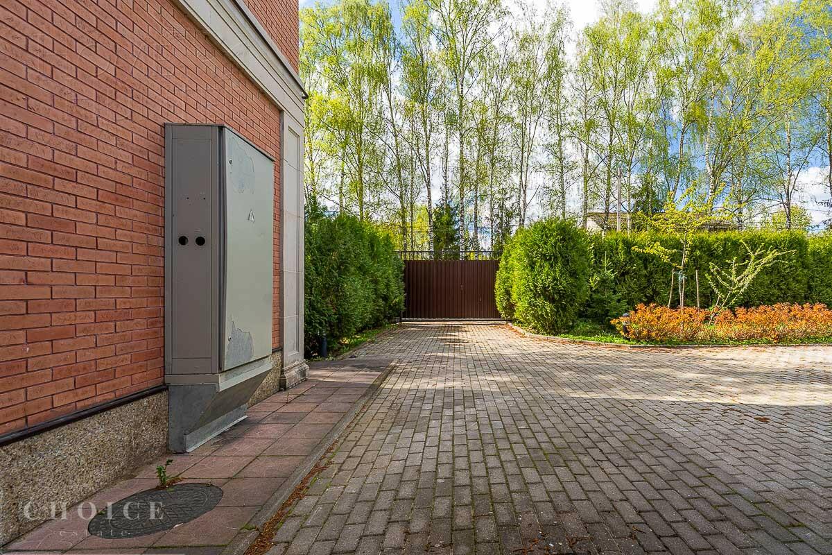 3-этажный таунхаус 600 м² с отделкой