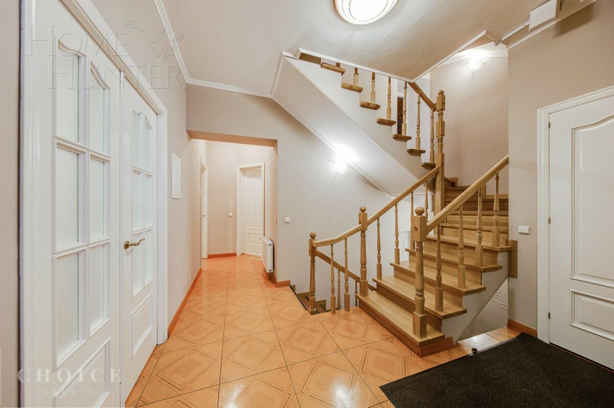 2-этажный коттедж 450 м² с отделкой