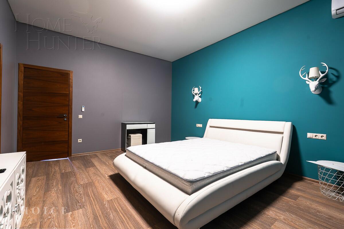 3-этажный таунхаус 600 м² с отделкой