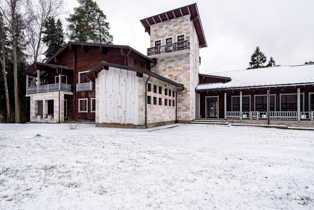 3-этажный коттедж 2 193.5 м² без отделки