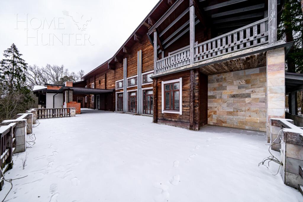 3-этажный коттедж 2 193.5 м² без отделки