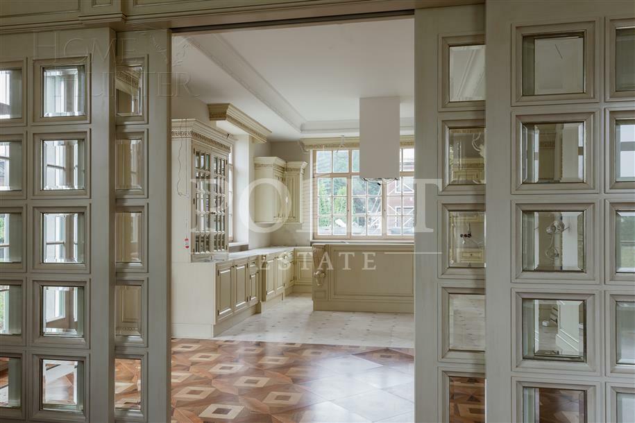 2-этажный коттедж 637.1 м² с отделкой