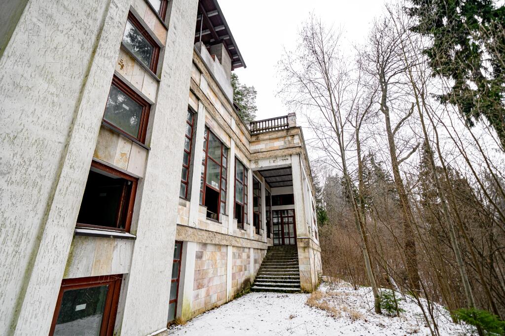 3-этажный коттедж 2 193.5 м² без отделки