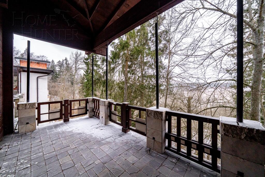 3-этажный коттедж 2 193.5 м² без отделки