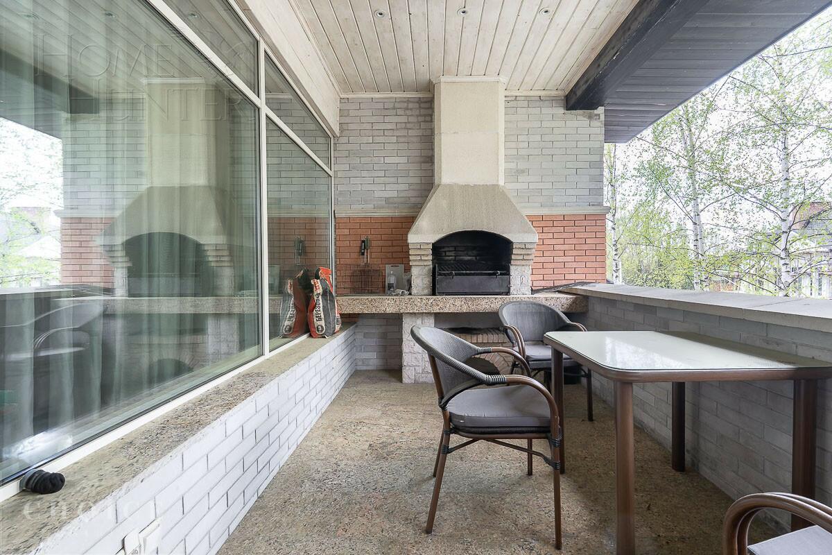 3-этажный таунхаус 600 м² с отделкой