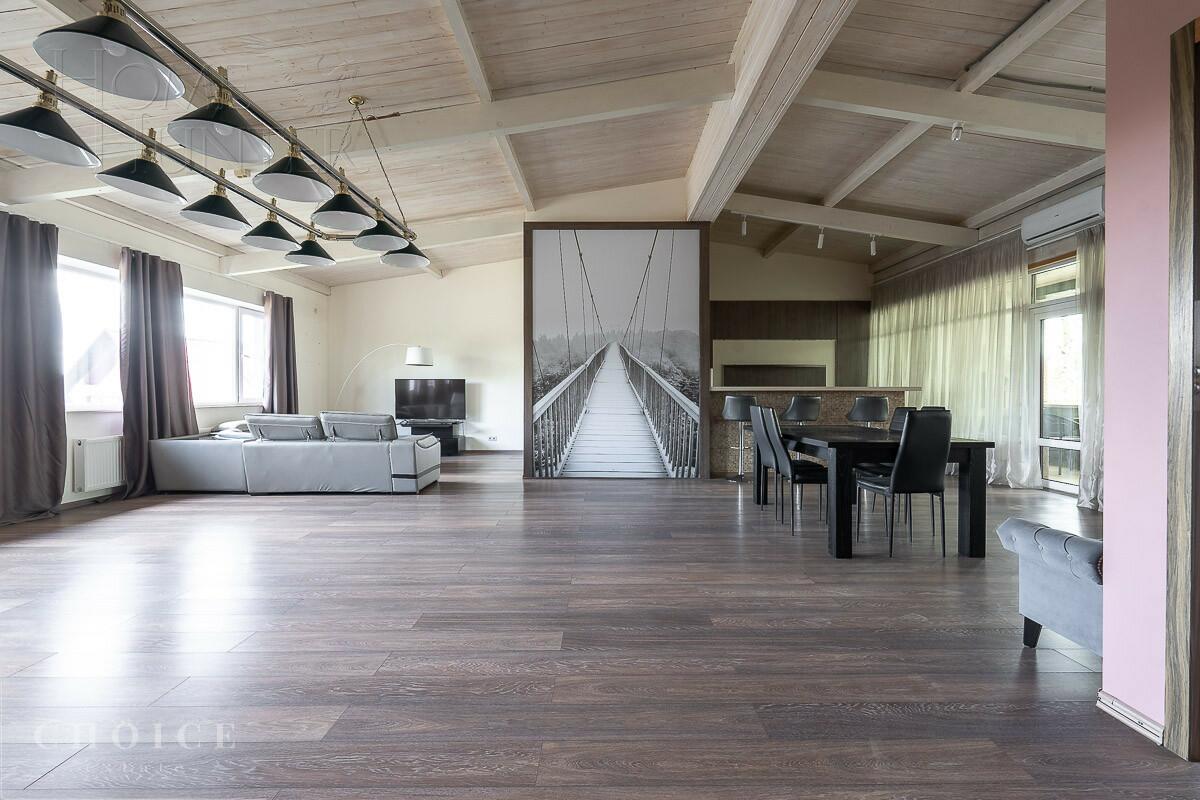 3-этажный таунхаус 600 м² с отделкой