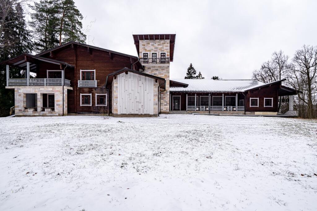 3-этажный коттедж 2 193.5 м² без отделки