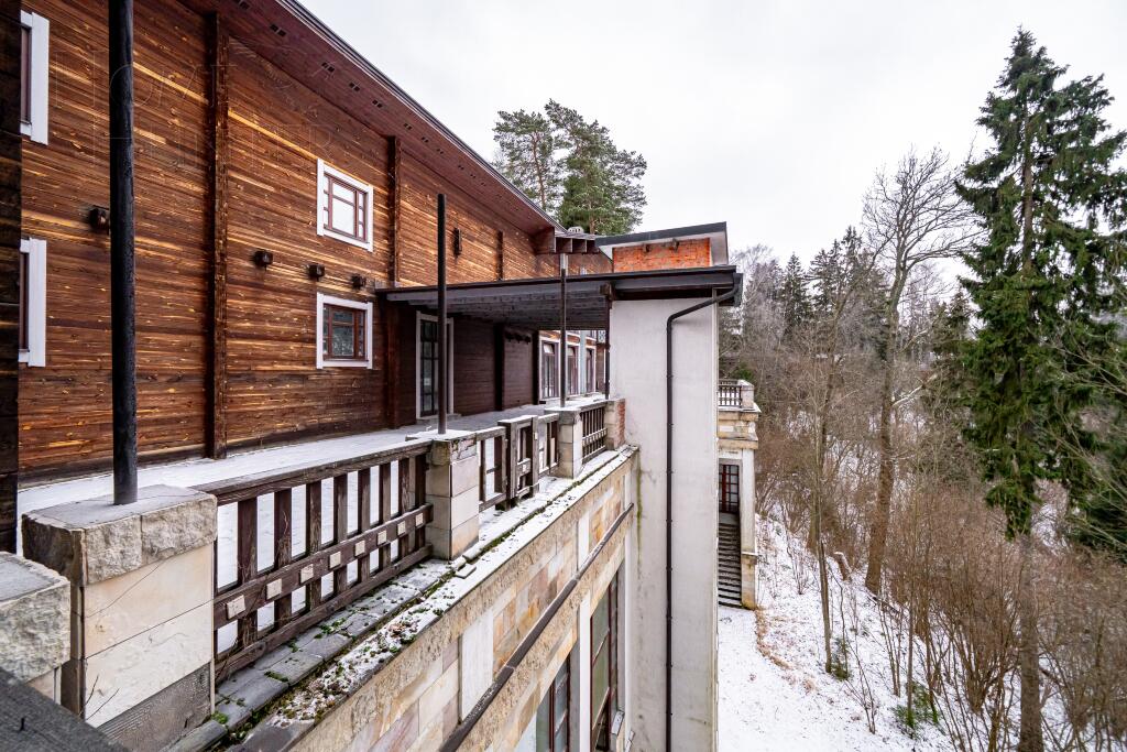 3-этажный коттедж 2 193.5 м² без отделки