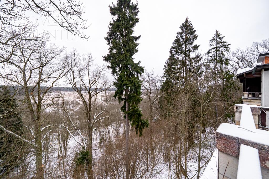 3-этажный коттедж 2 193.5 м² без отделки